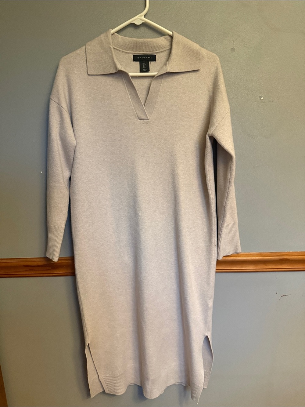 Tahari Knit Midi Polo Sweater Dress Small Oatmeal Beige V-Neck Cozy Slit